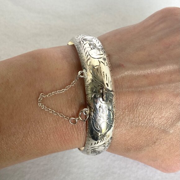 VTG Sterling Silver 925 14MM Wide Hollow Etched Scroll Round Bangle Bracelet 7" - Picture 4 of 16